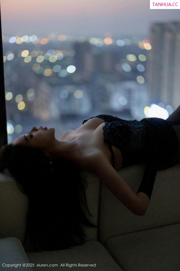 梦心玥  [XiuRen]高清写真图 2025.02.12 No.9874 梦心玥 黑丝美腿第43张图片